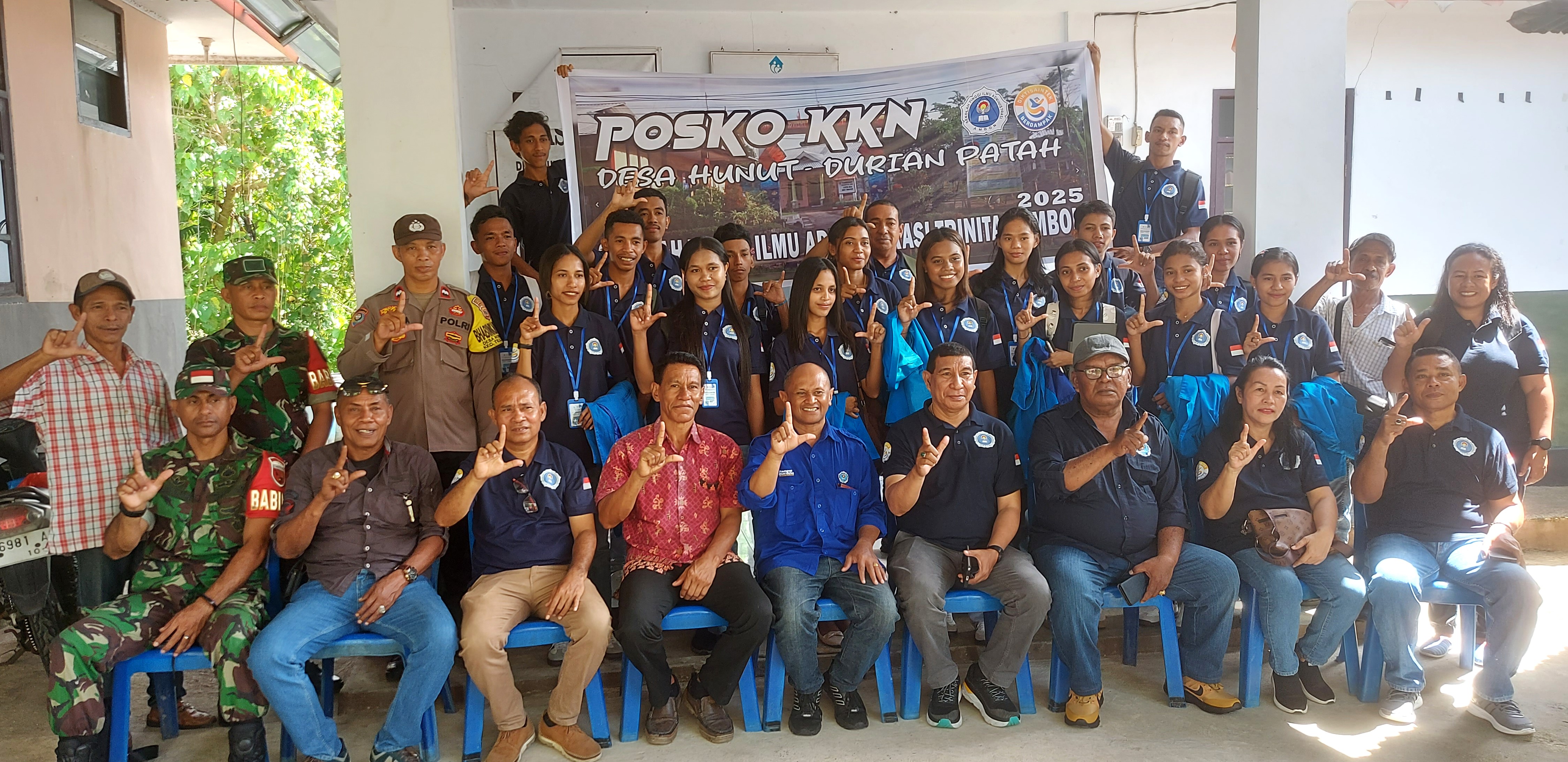 KKN Mahasiswa STIA Trinitas di Hunuth; Kolaborasi Program Pembuatan Pangakalan Data Desa